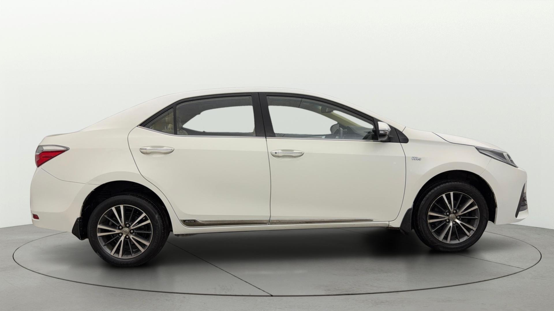 View 2018 Toyota Corolla Altis 1.8 VL AT Image 9 Used 2018 Toyota Corolla Altis 1.8 VL AT Image 9