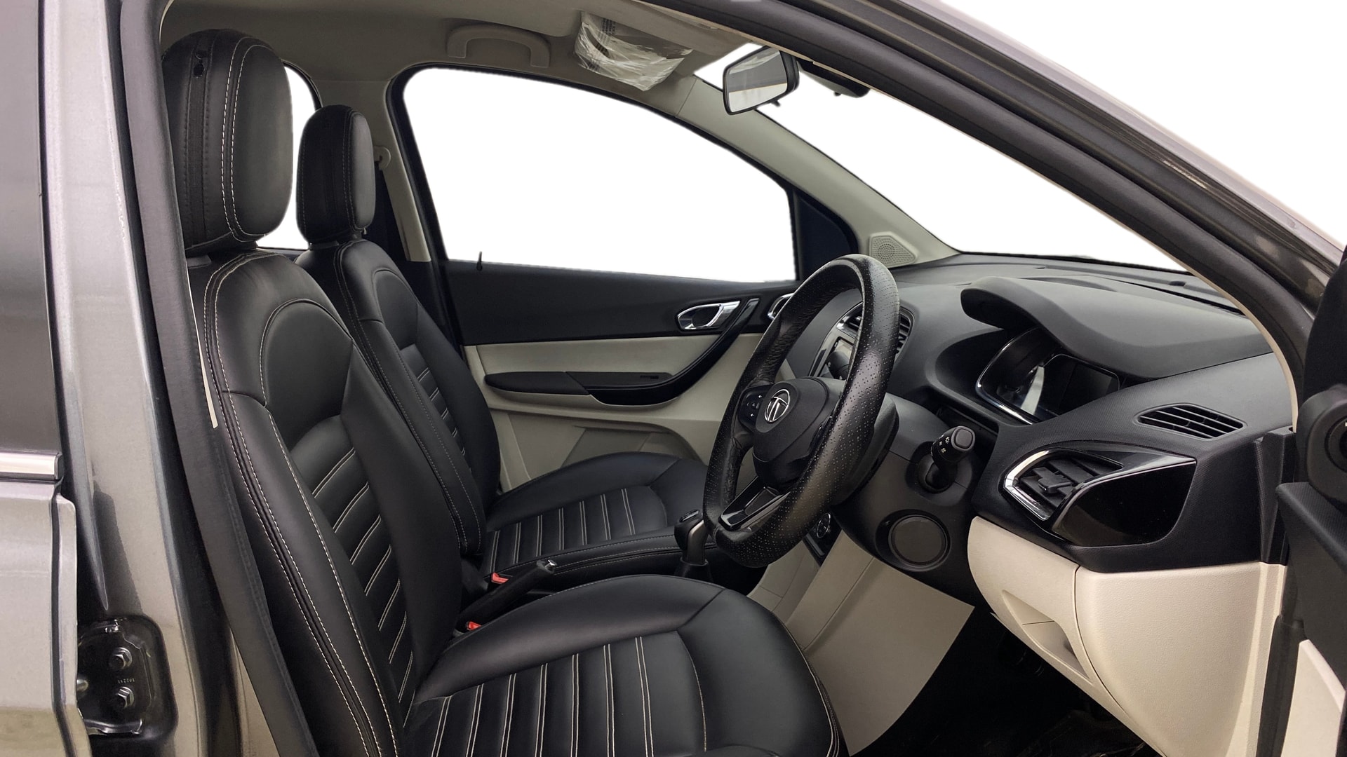 View 2022 Tata Tigor XE Diesel Image 17 Used 2022 Tata Tigor XE Diesel Image 17