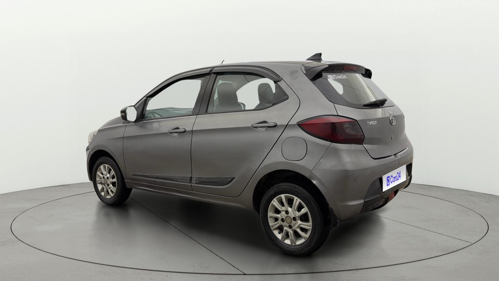 View 2018 Tata Tiago Revotorq XB Image 2 Used 2018 Tata Tiago Revotorq XB Image 2