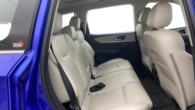 View Mahindra XUV700 Image 38 Used Mahindra XUV700 Image 38