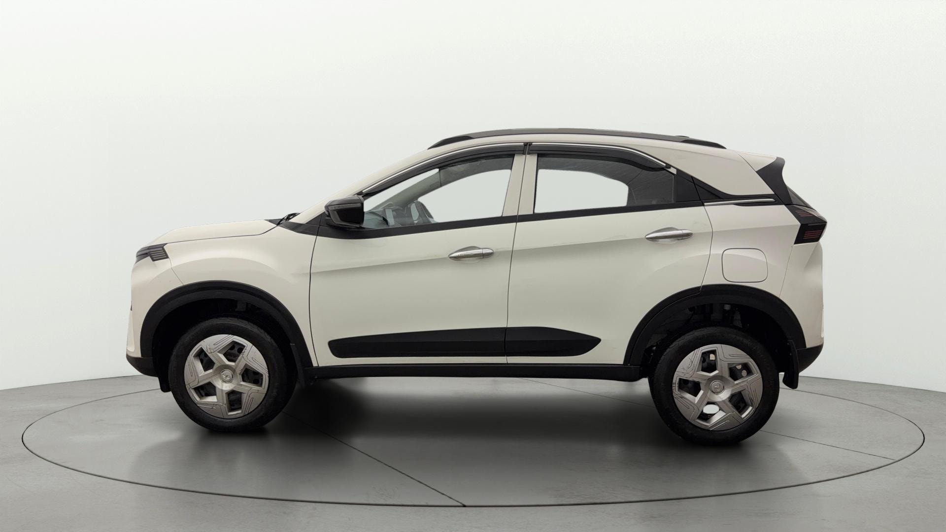 View 2024 Tata Nexon Revotron XE Image 5 Used 2024 Tata Nexon Revotron XE Image 5