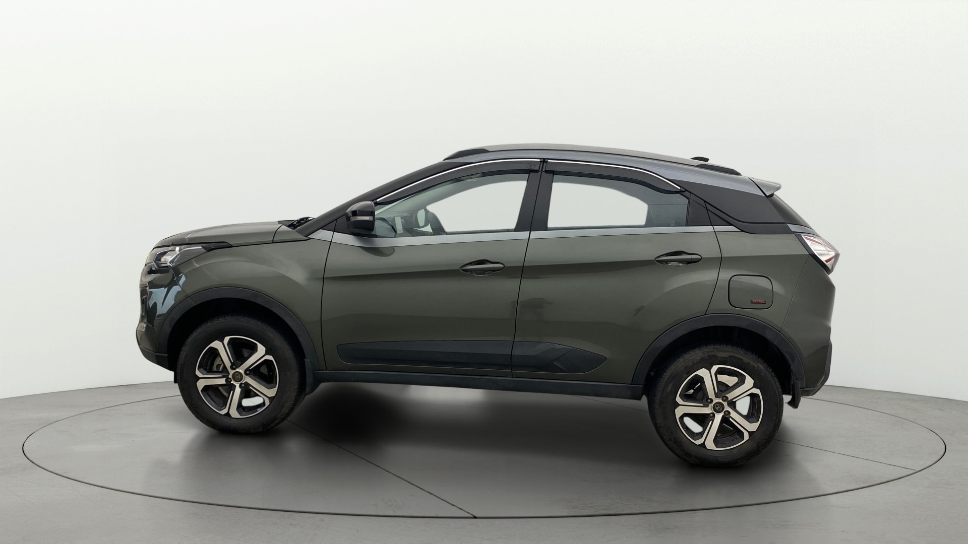 View 2022 Tata Nexon Revotron XE Image 5 Used 2022 Tata Nexon Revotron XE Image 5
