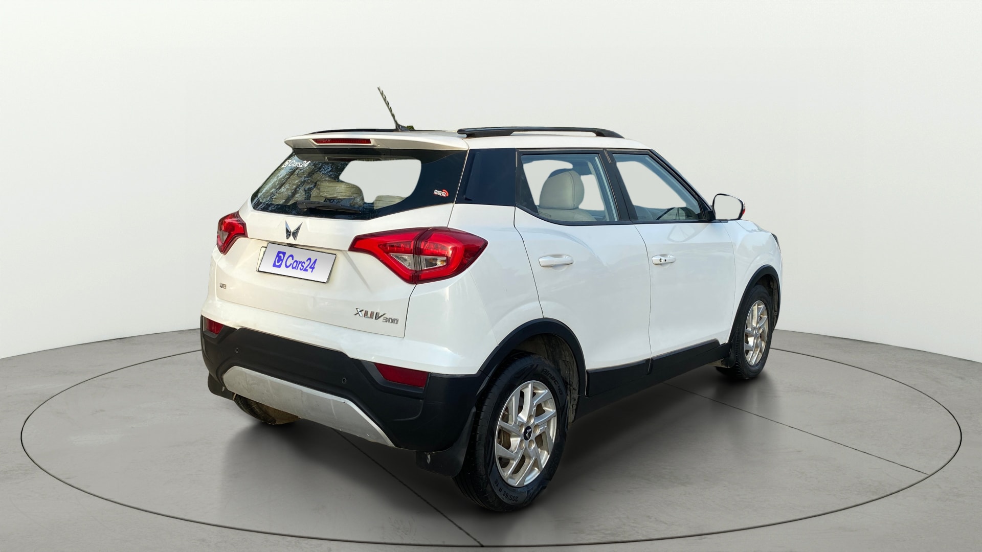 View 2024 Mahindra XUV300 W4 Petrol BS IV Image 48 Used 2024 Mahindra XUV300 W4 Petrol BS IV Image 48