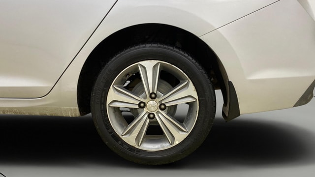View Hyundai Verna Image 11 Used Hyundai Verna Image 11