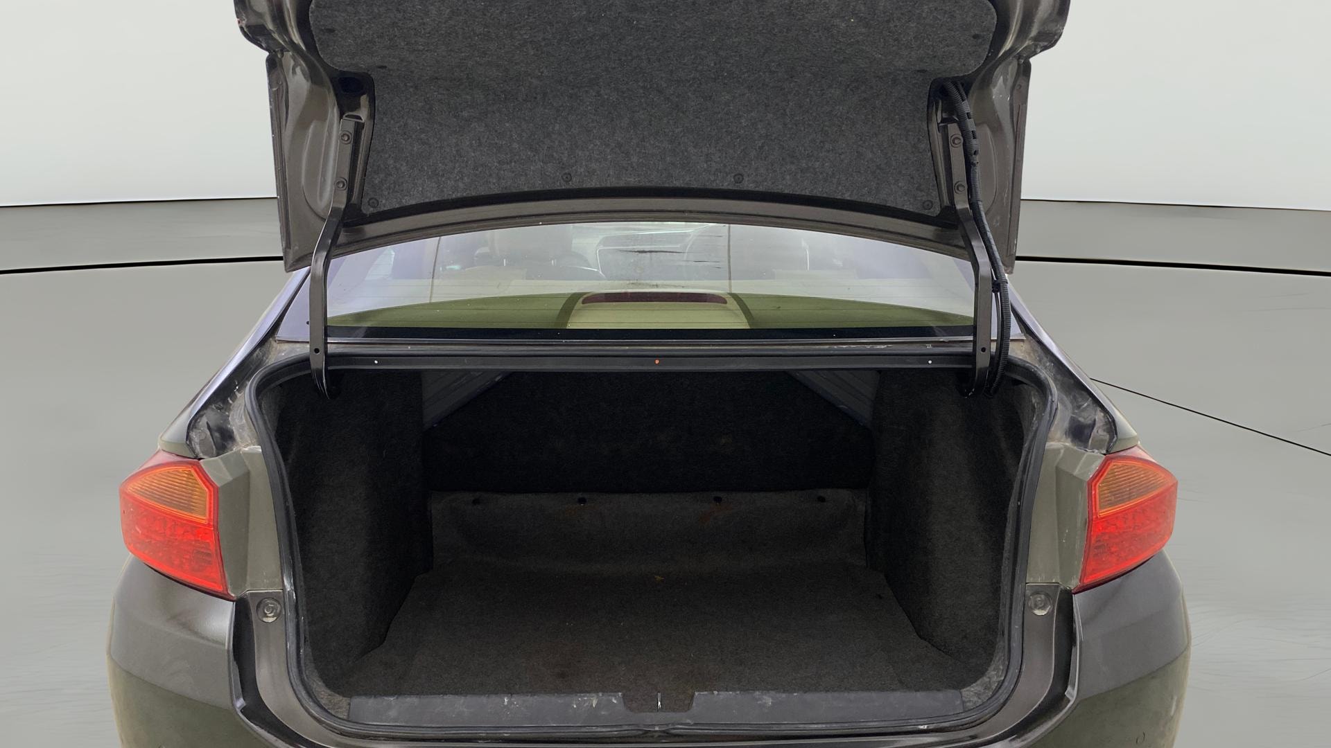 View 2020 Honda City ZX MT Diesel Anniversary Edition Image 39 Used 2020 Honda City ZX MT Diesel Anniversary Edition Image 39