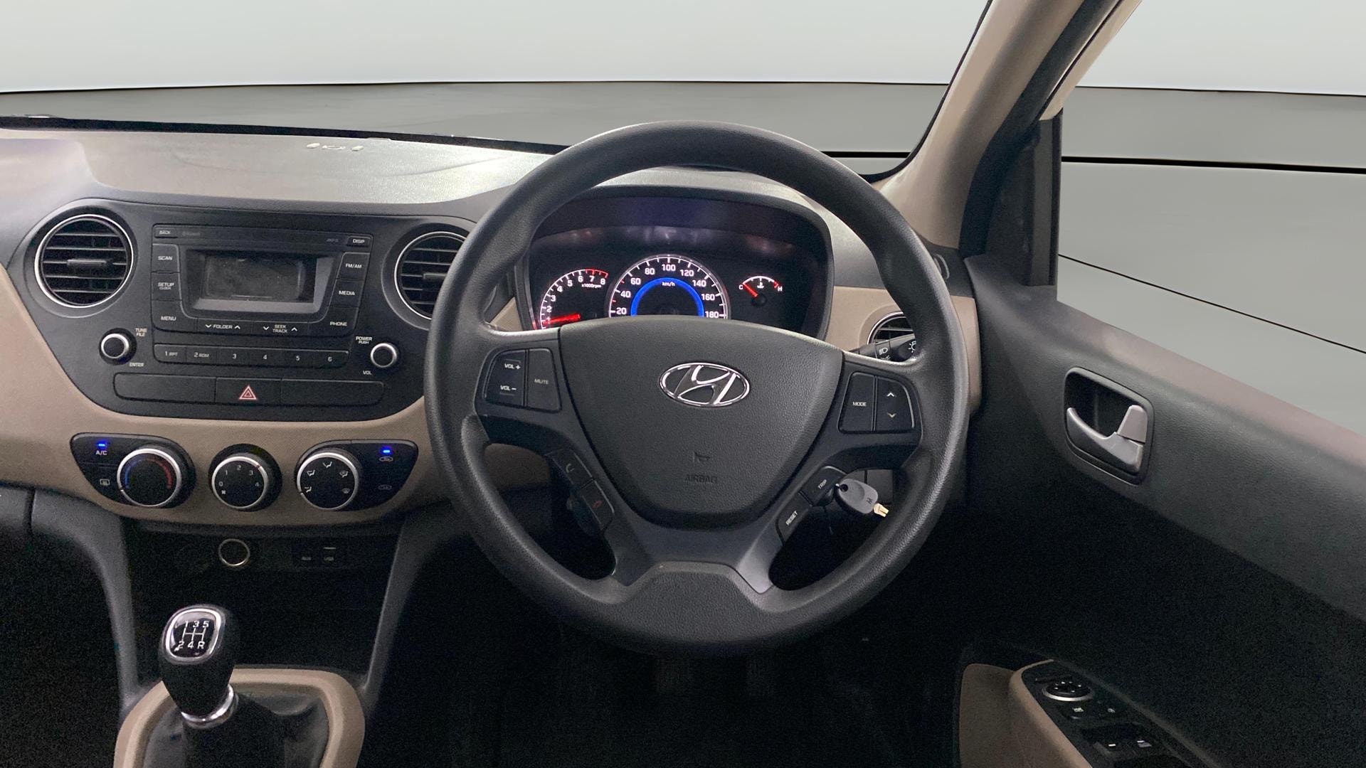 View 2016 Hyundai Grand i10 Sportz 1.2 Kappa Image 20 Used 2016 Hyundai Grand i10 Sportz 1.2 Kappa Image 20