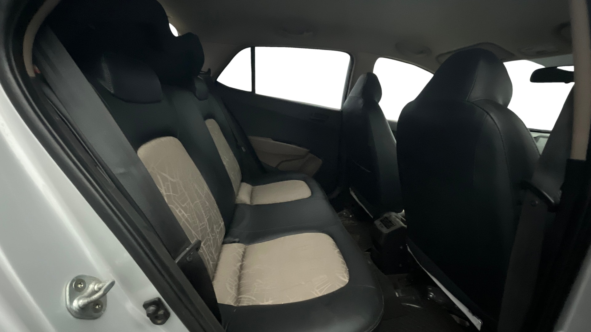 View 2017 Hyundai Grand i10 Magna 1.2 Kappa VTVT Image 28 Used 2017 Hyundai Grand i10 Magna 1.2 Kappa VTVT Image 28