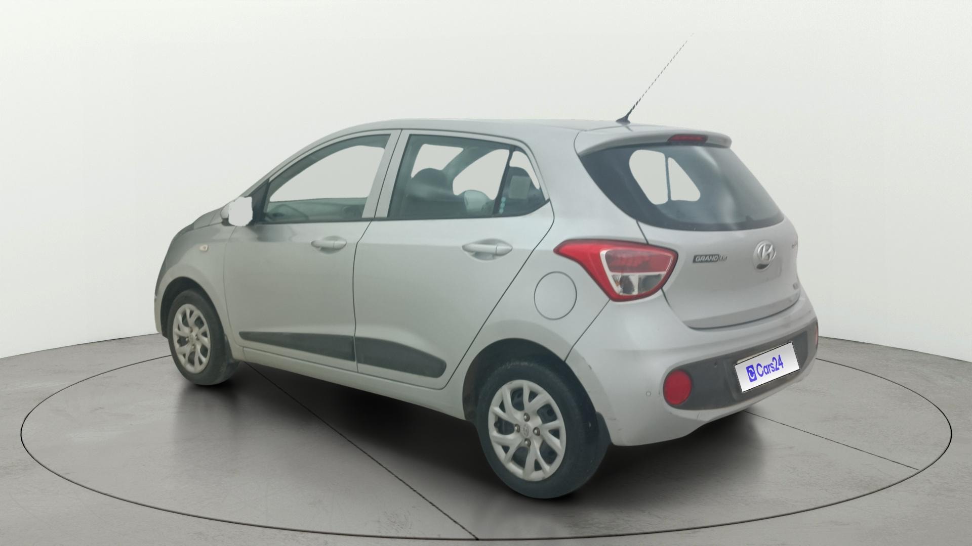 View 2017 Hyundai Grand i10 Sportz 1.2 Kappa Image 2 Used 2017 Hyundai Grand i10 Sportz 1.2 Kappa Image 2