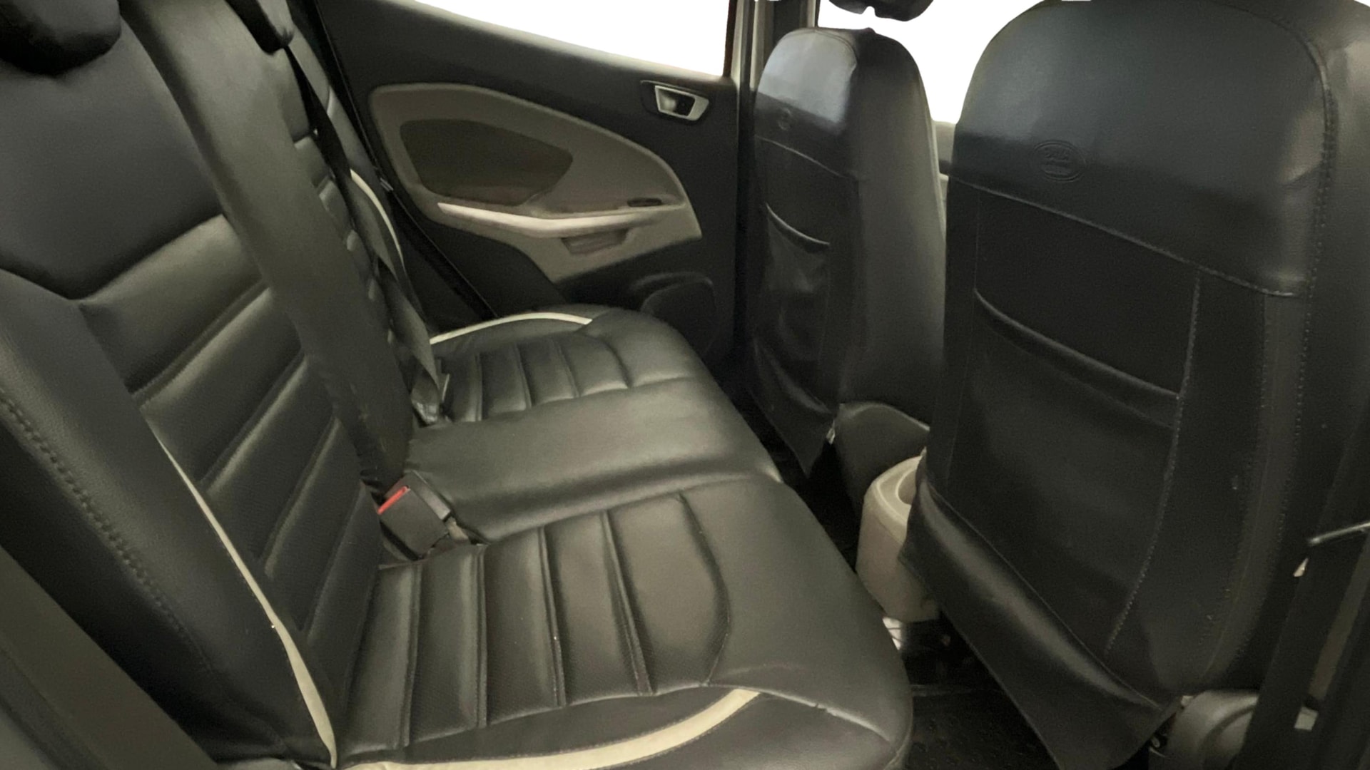 View 2017 Ford EcoSport 1.5 TDCi Diesel Ambiente BS IV Image 29 Used 2017 Ford EcoSport 1.5 TDCi Diesel Ambiente BS IV Image 29