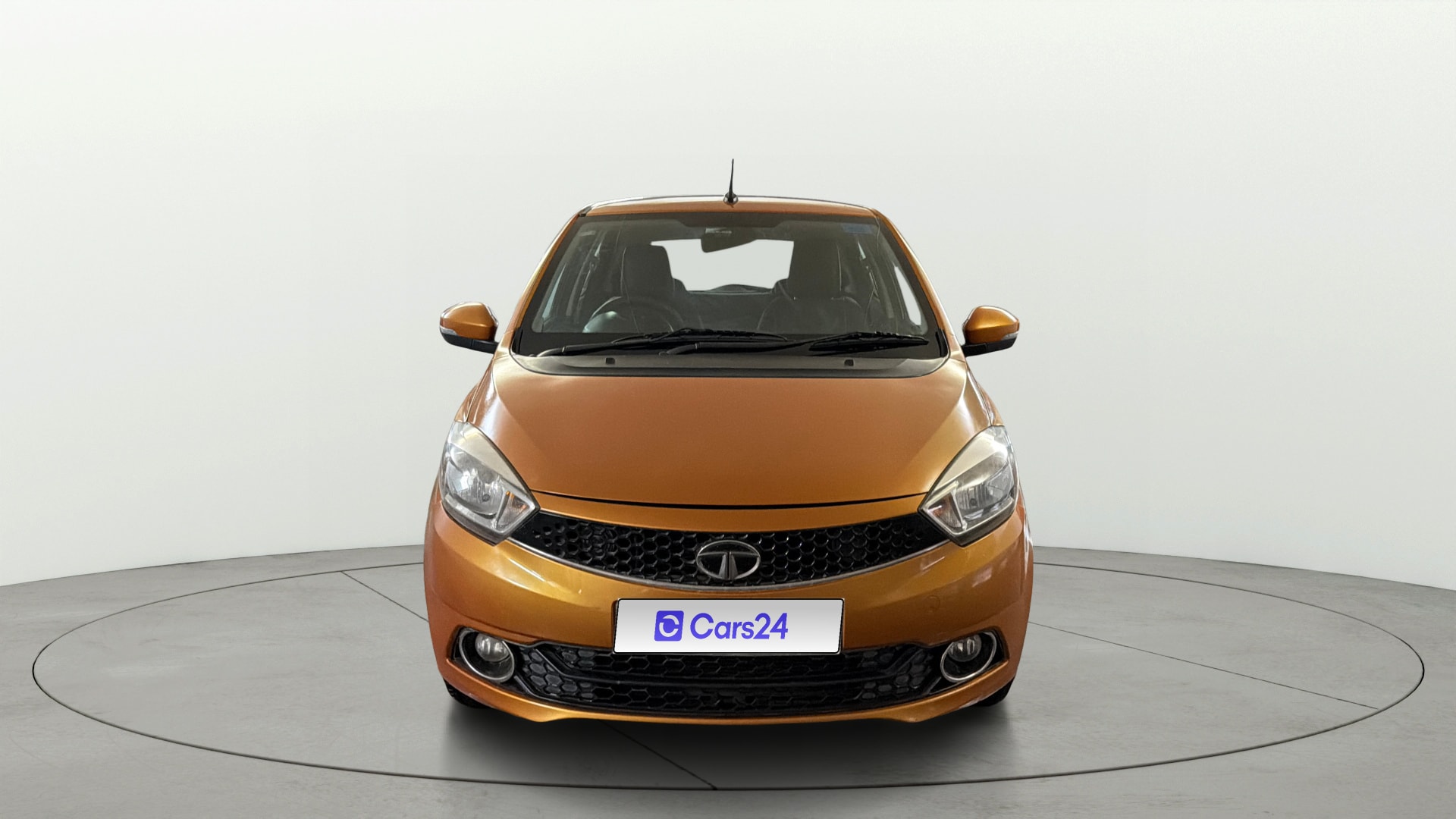 View 2019 Tata Tiago Revotorq XB Image 1 Used 2019 Tata Tiago Revotorq XB Image 1
