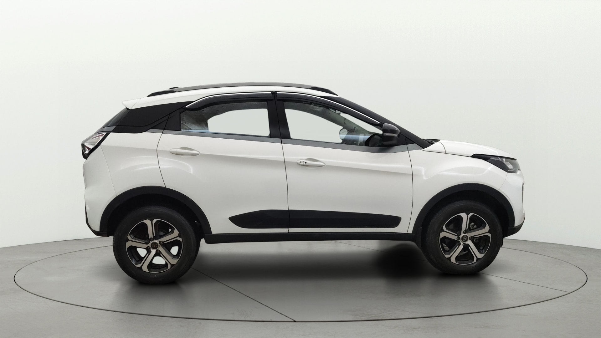 View 2022 Tata Nexon Revotron XE Image 28 Used 2022 Tata Nexon Revotron XE Image 28