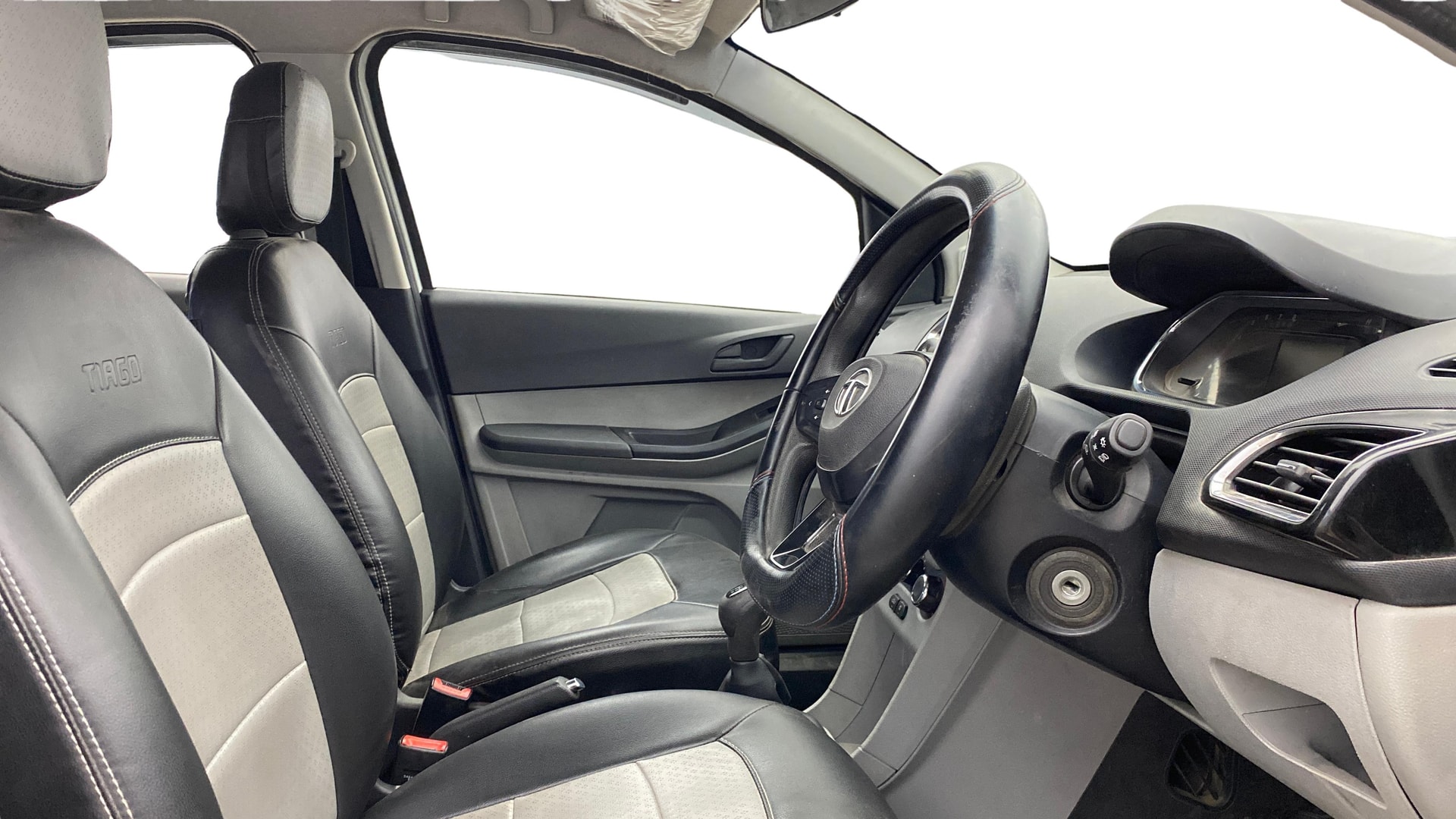 View 2020 Tata Tiago Revotorq XB Image 25 Used 2020 Tata Tiago Revotorq XB Image 25