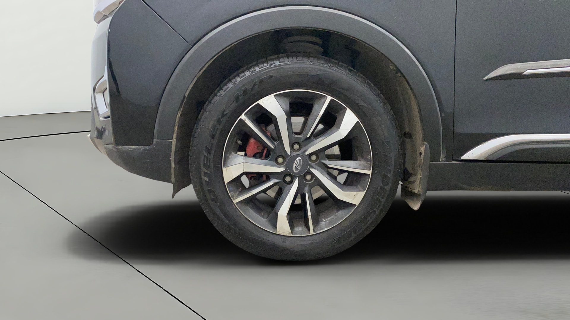 View 2019 Mahindra XUV300 W4 Petrol BS IV Image 37 Used 2019 Mahindra XUV300 W4 Petrol BS IV Image 37