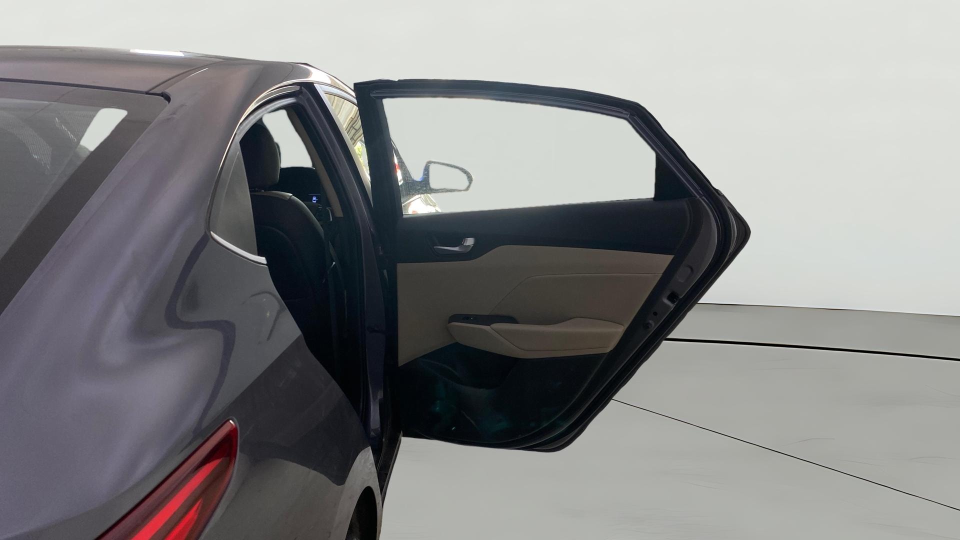 View 2019 Hyundai Verna 1.6 VTVT SX (O) Image 8 Used 2019 Hyundai Verna 1.6 VTVT SX (O) Image 8