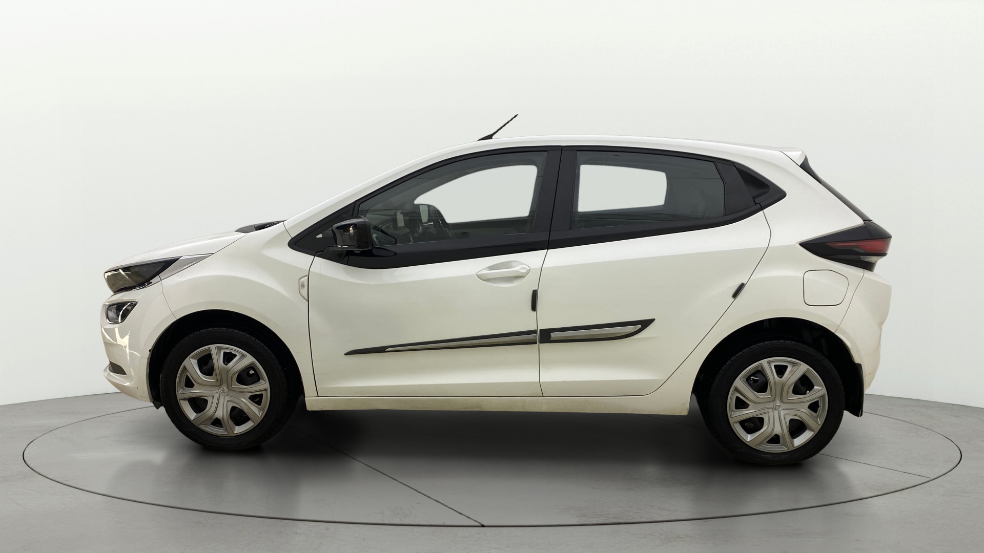 View 2022 Tata Altroz XT Petrol Image 6 Used 2022 Tata Altroz XT Petrol Image 6