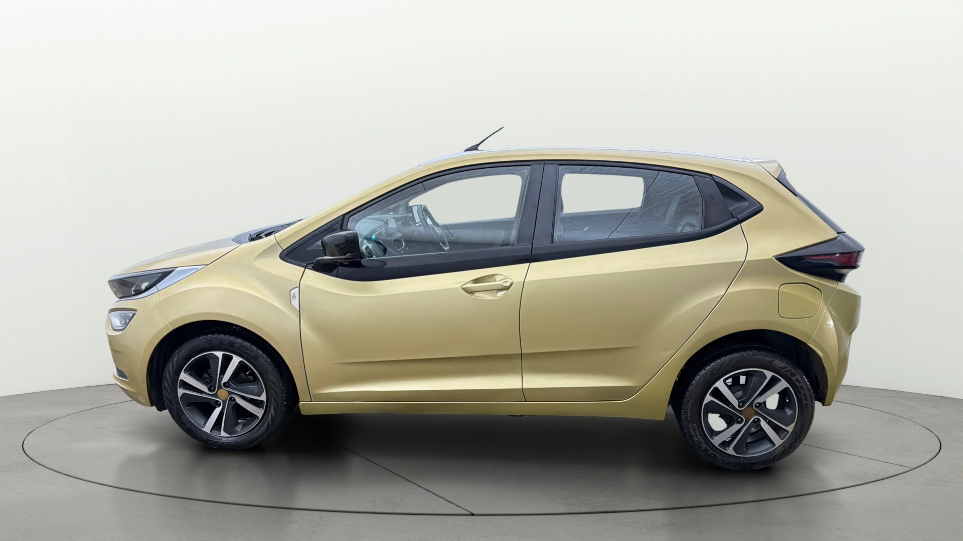 View 2021 Tata Altroz XZ Petrol Image 26 Used 2021 Tata Altroz XZ Petrol Image 26