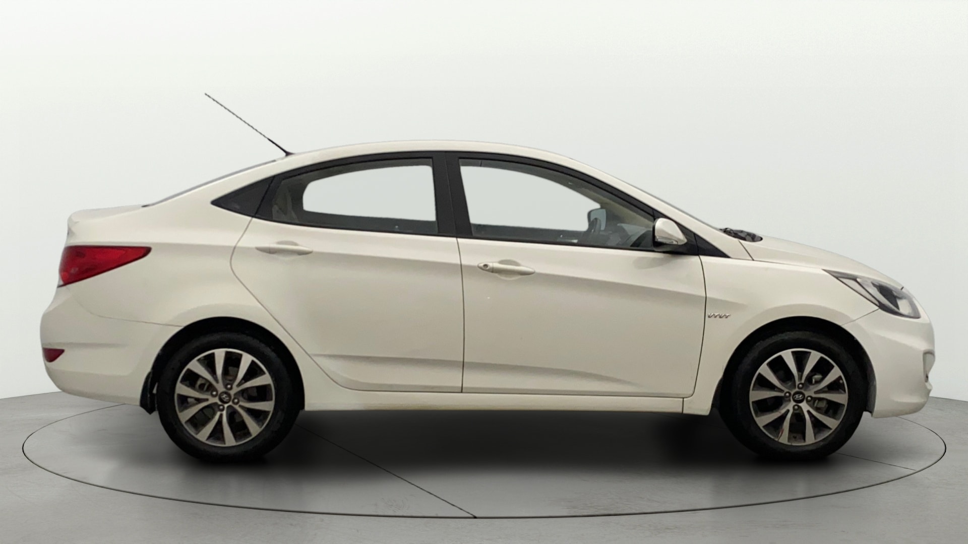 View 2014 Hyundai Fluidic Verna 1.6 VTVT SX Image 26 Used 2014 Hyundai Fluidic Verna 1.6 VTVT SX Image 26