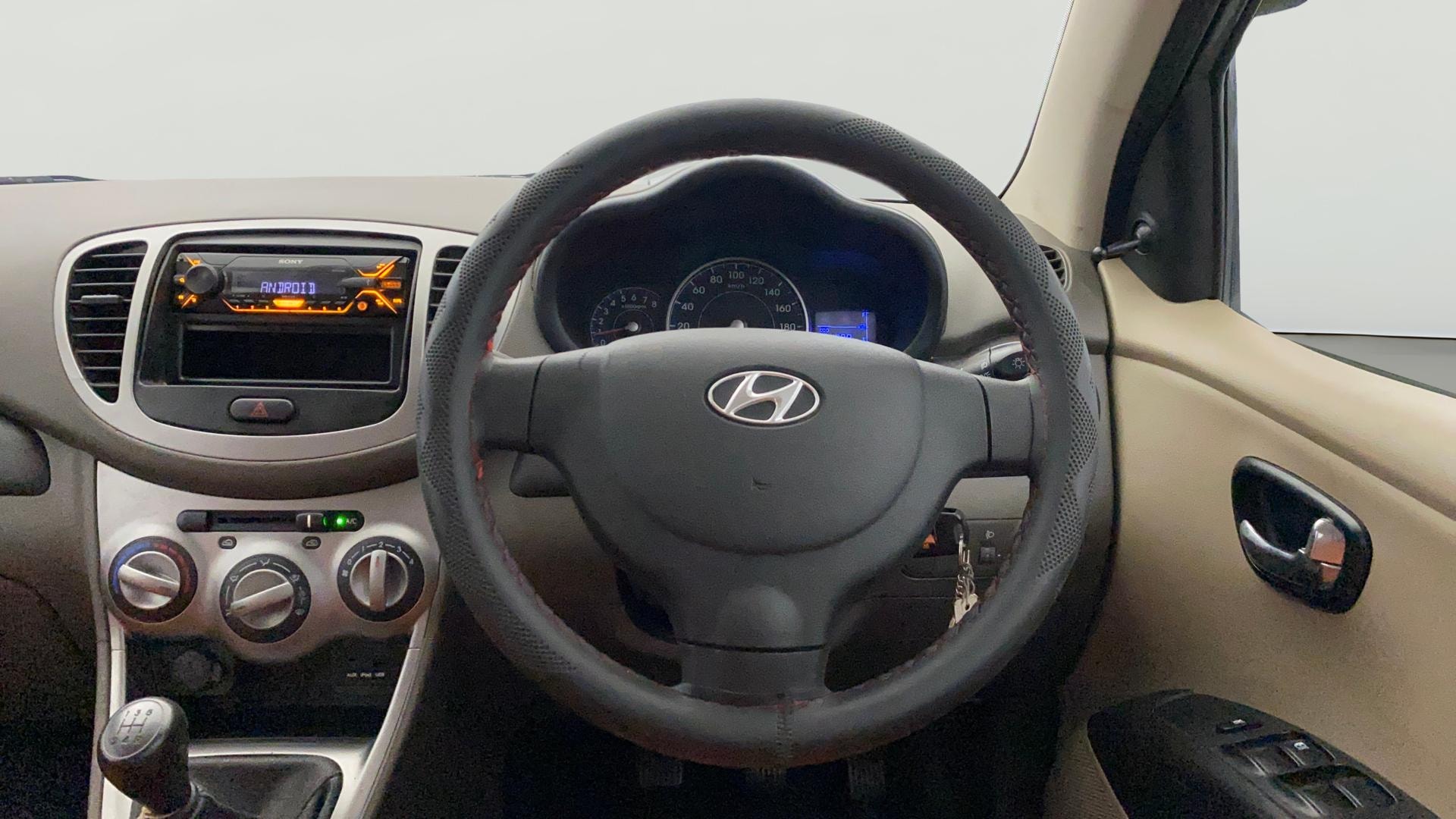 View 2014 Hyundai i10 1.2 Sportz MT Image 20 Used 2014 Hyundai i10 1.2 Sportz MT Image 20