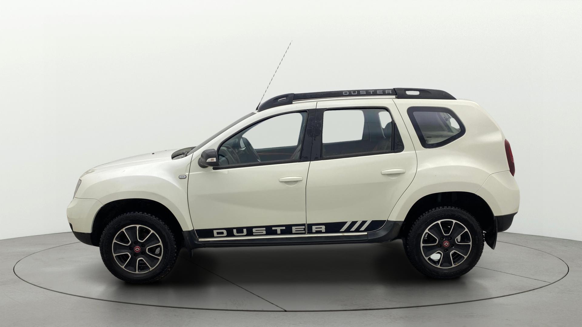 View 2017 Renault Duster Petrol RxS CVT Petrol Image 6 Used 2017 Renault Duster Petrol RxS CVT Petrol Image 6