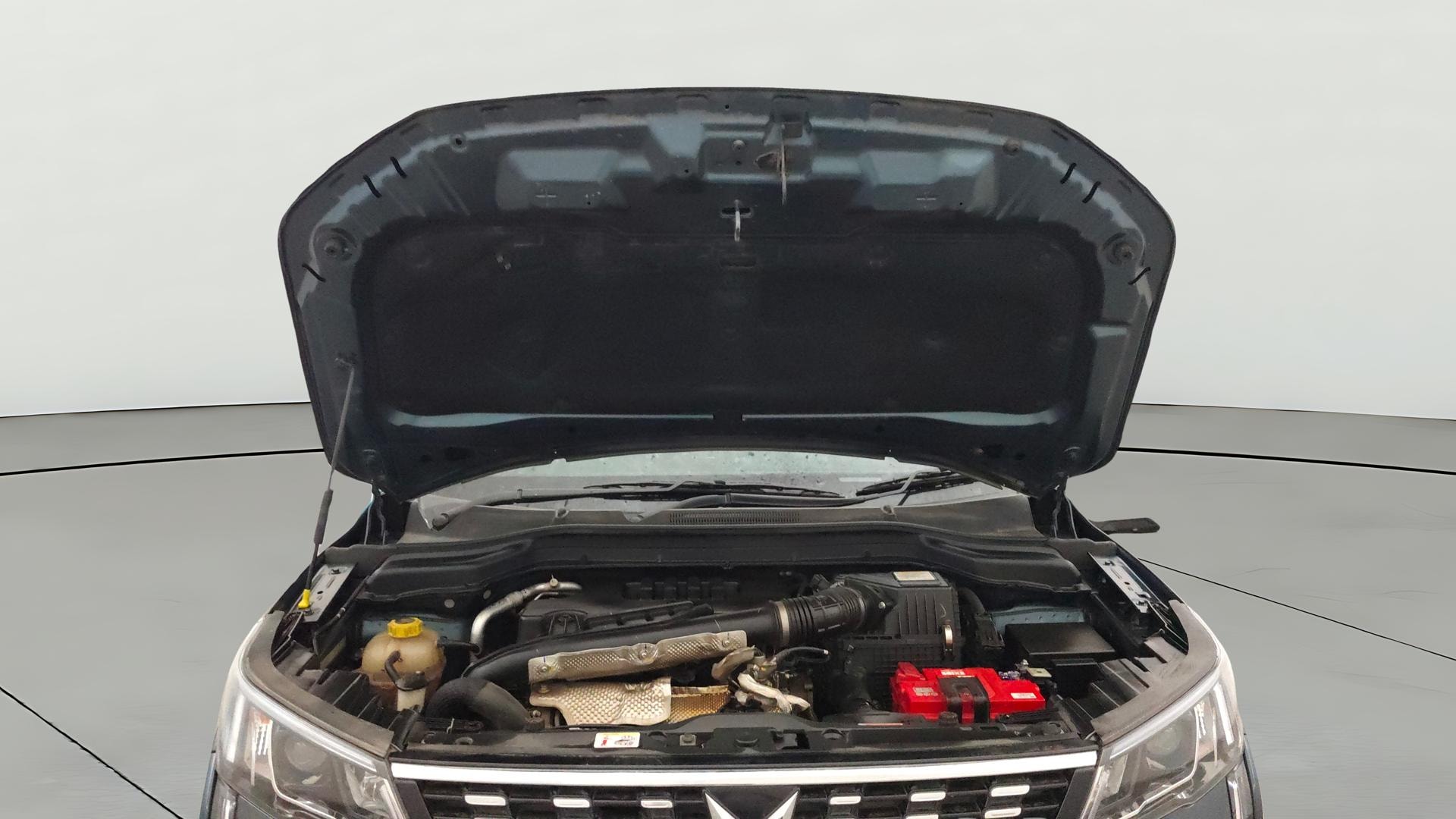 Used 2023 Mahindra XUV300 Used 2023 Mahindra XUV300