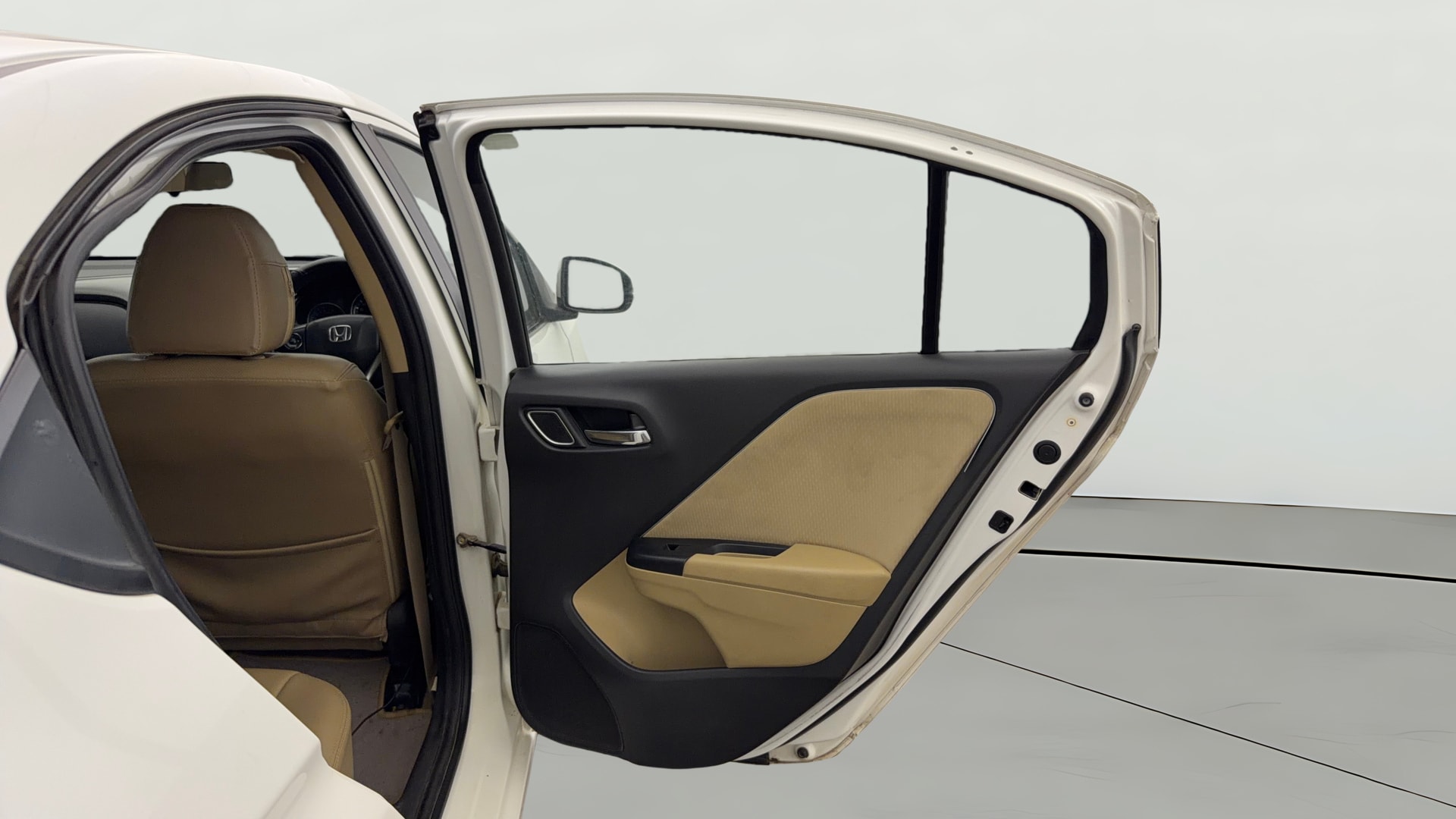 View 2020 Honda City ZX MT Diesel Anniversary Edition Image 8 Used 2020 Honda City ZX MT Diesel Anniversary Edition Image 8
