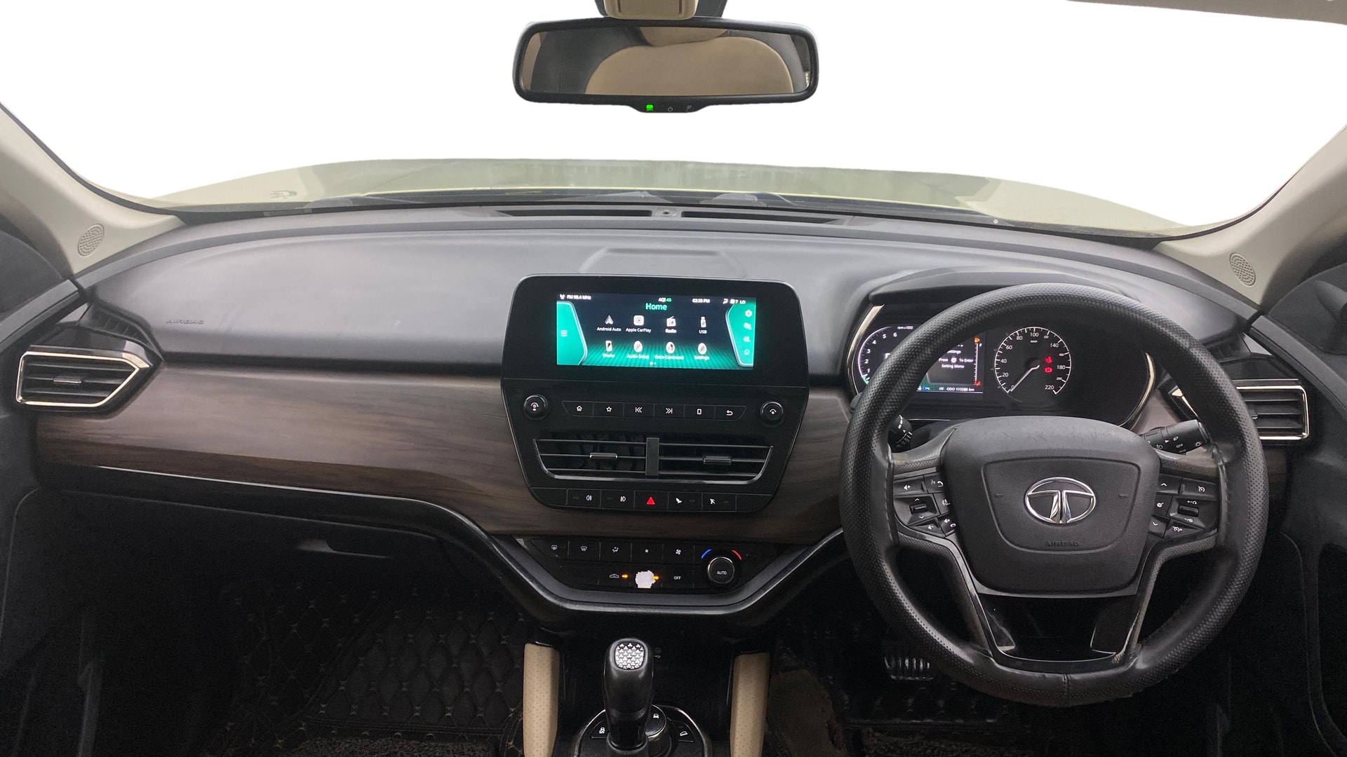 View 2022 Tata Safari 4X2 Image 32 Used 2022 Tata Safari 4X2 Image 32