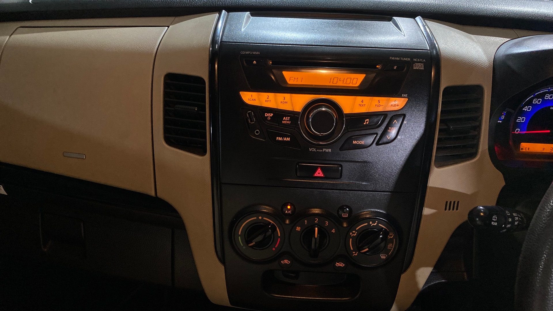 View 2018 Maruti Suzuki 1000 Base Variant Image 17 Used 2018 Maruti Suzuki 1000 Base Variant Image 17