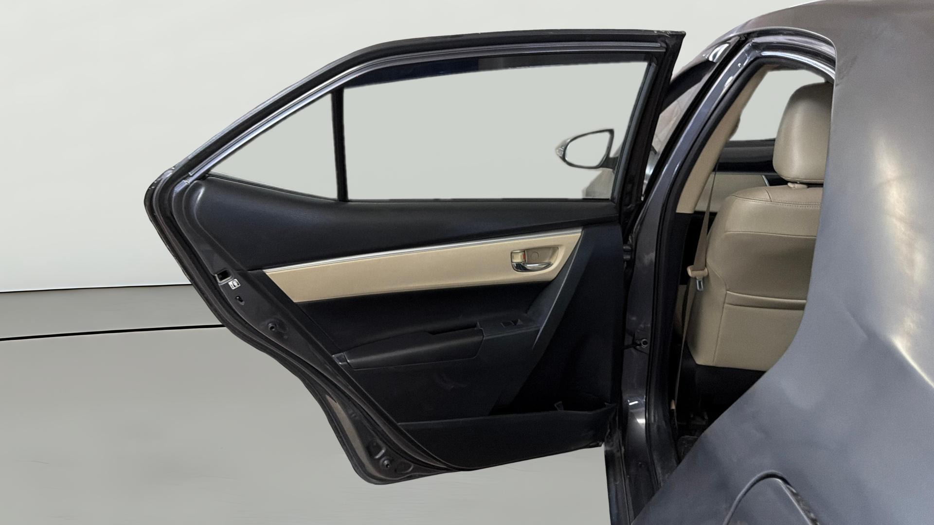 View 2014 Toyota Corolla Altis 1.8 VL AT Image 23 Used 2014 Toyota Corolla Altis 1.8 VL AT Image 23
