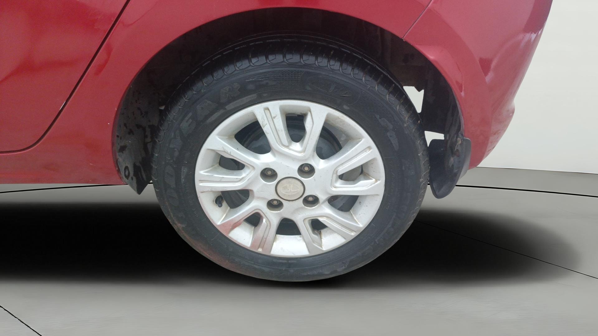 View 2017 Tata Tiago Revotorq XB Image 11 Used 2017 Tata Tiago Revotorq XB Image 11