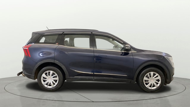 View Mahindra XUV700 Image 26 Used Mahindra XUV700 Image 26