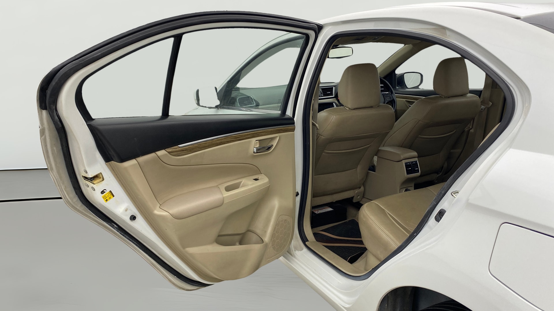 View 2020 Maruti Suzuki 1000 Base Variant Image 23 Used 2020 Maruti Suzuki 1000 Base Variant Image 23