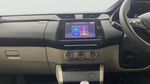 View Renault Triber Image 18 Used Renault Triber Image 18