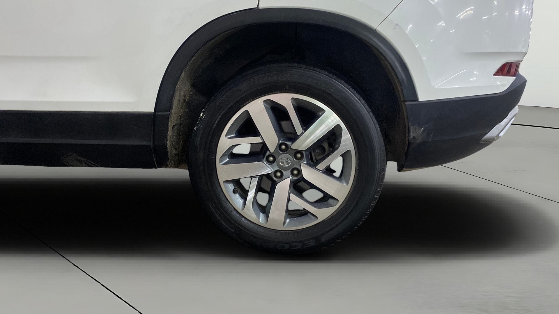 View 2023 Tata Safari XZA Plus Image 8 Used 2023 Tata Safari XZA Plus Image 8