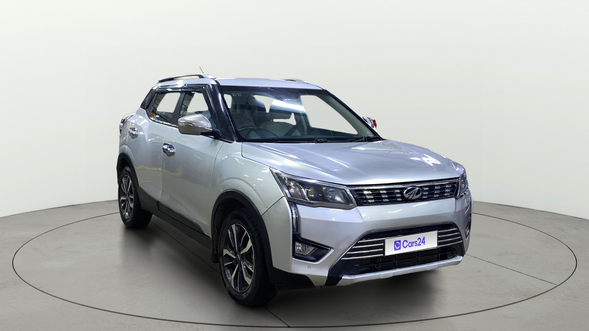View 2019 Mahindra XUV300 W4 Petrol BS IV Image 15 Used 2019 Mahindra XUV300 W4 Petrol BS IV Image 15