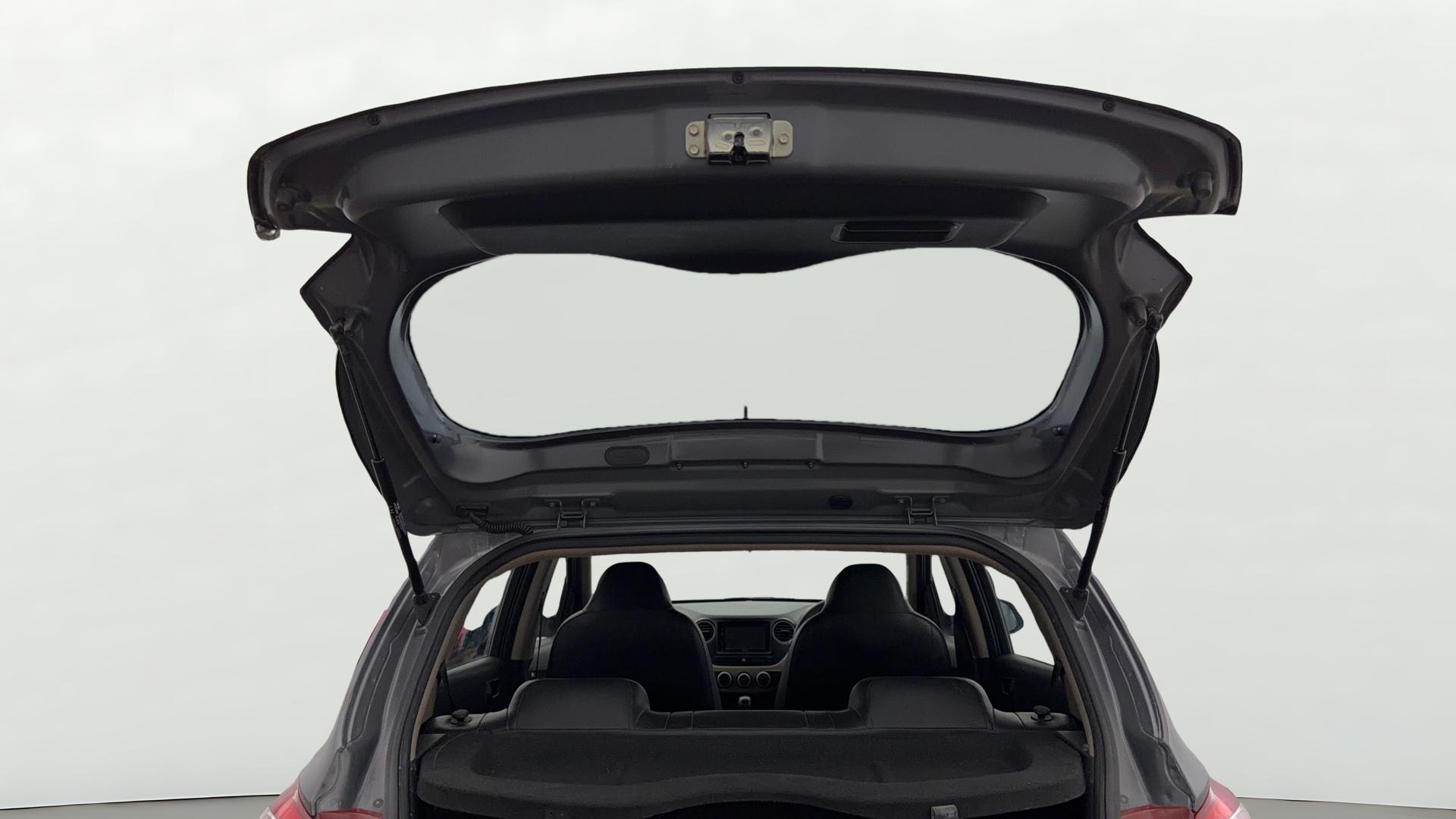 View 2015 Hyundai Grand i10 Magna 1.2 Kappa VTVT Image 16 Used 2015 Hyundai Grand i10 Magna 1.2 Kappa VTVT Image 16