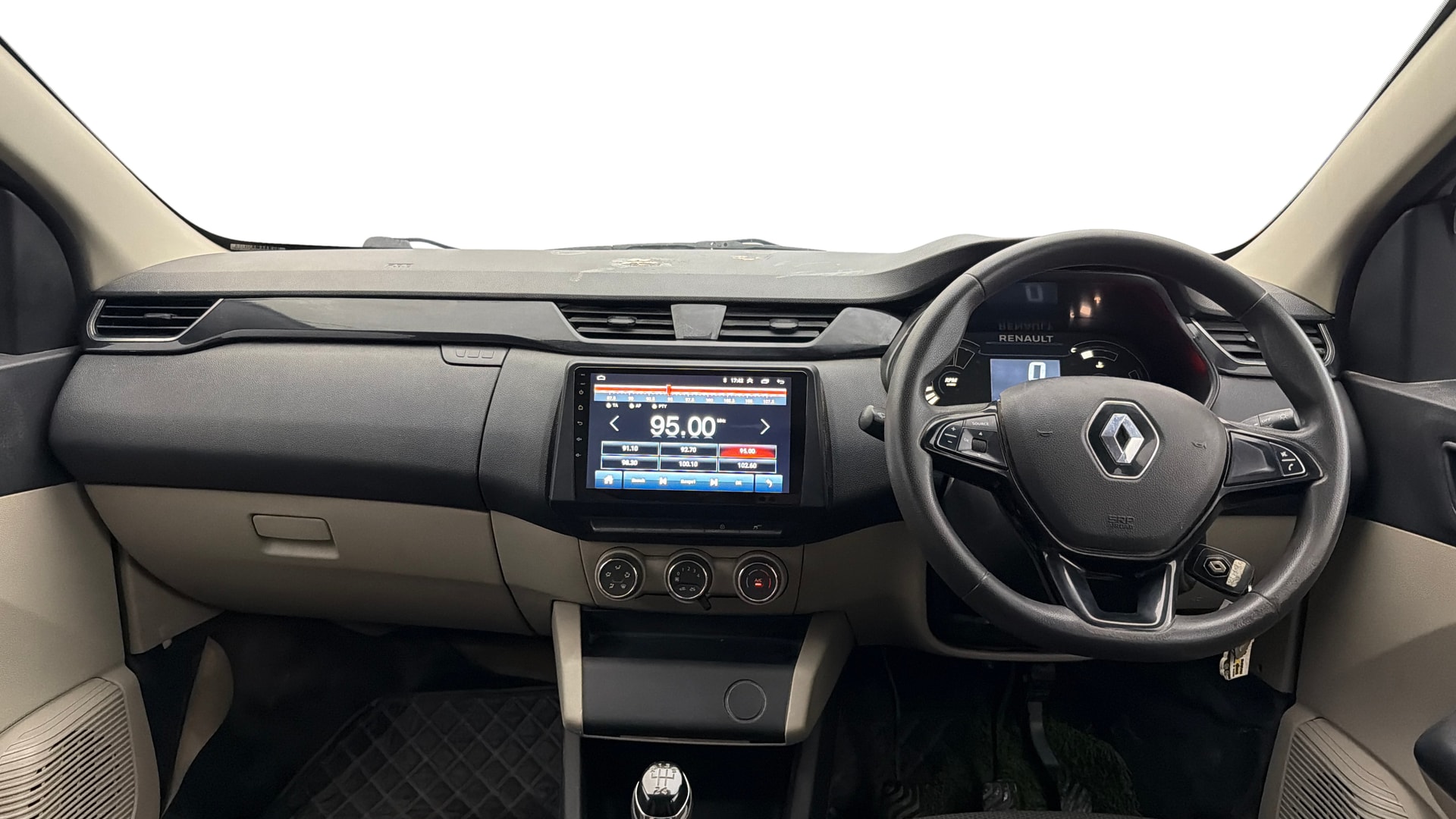 View 2023 Renault Triber RXT Image 16 Used 2023 Renault Triber RXT Image 16