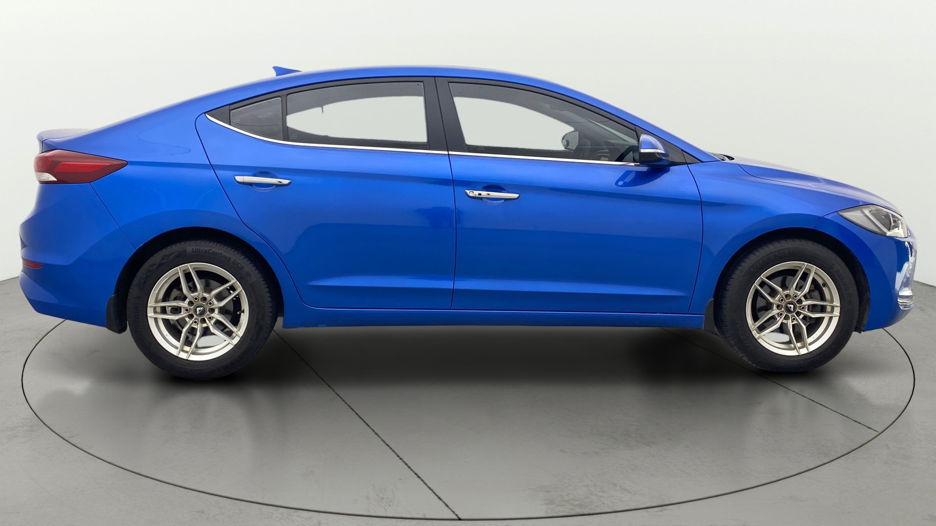View 2019 Hyundai Elantra 1.6 CRDi S Image 9 Used 2019 Hyundai Elantra 1.6 CRDi S Image 9