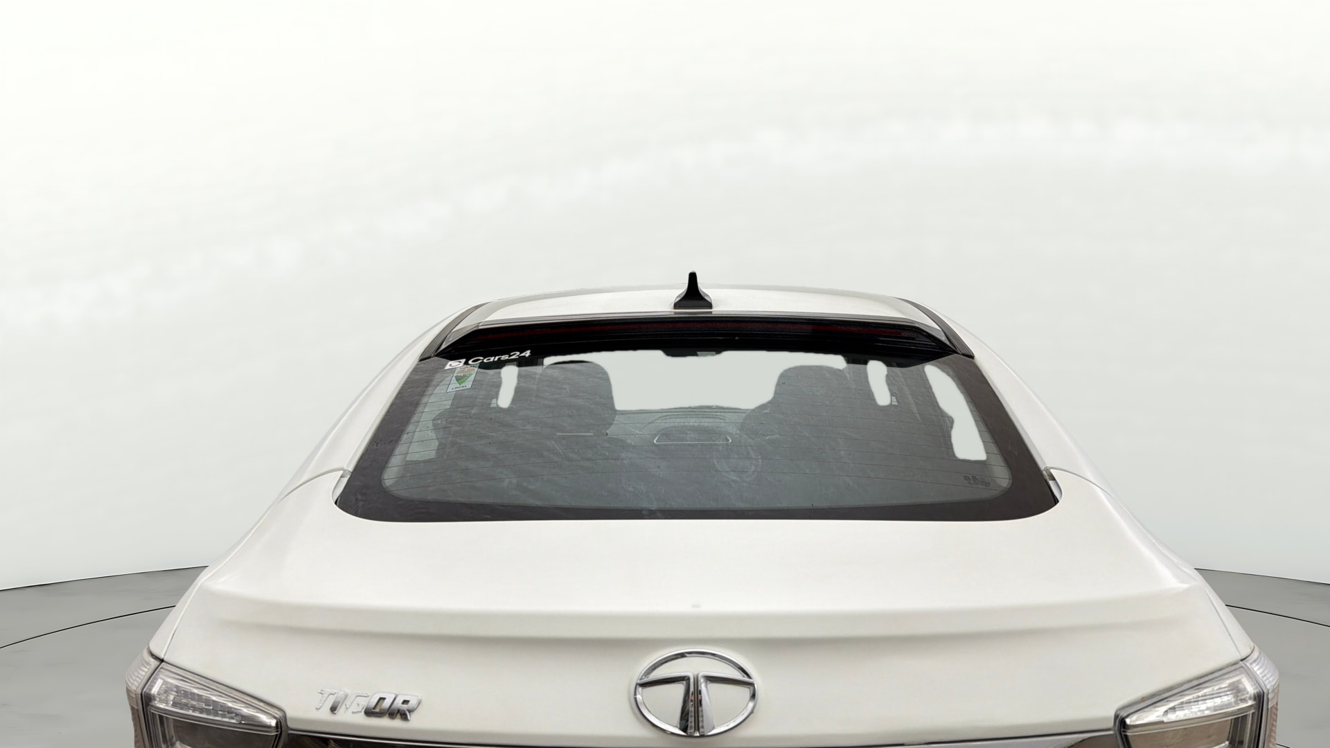 View 2023 Tata Tigor XE Diesel Image 3 Used 2023 Tata Tigor XE Diesel Image 3