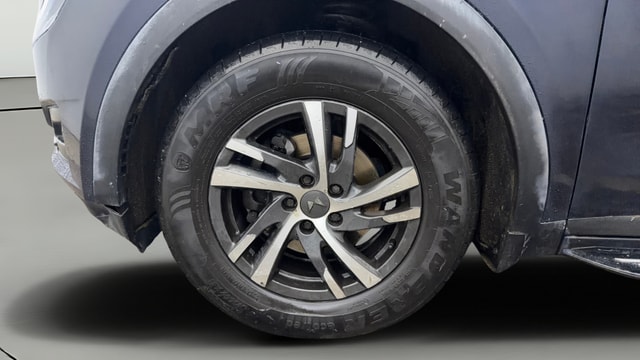 View Mahindra XUV700 Image 29 Used Mahindra XUV700 Image 29