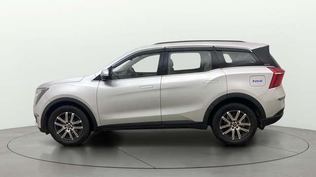 View Mahindra XUV700 Image 28 Used Mahindra XUV700 Image 28
