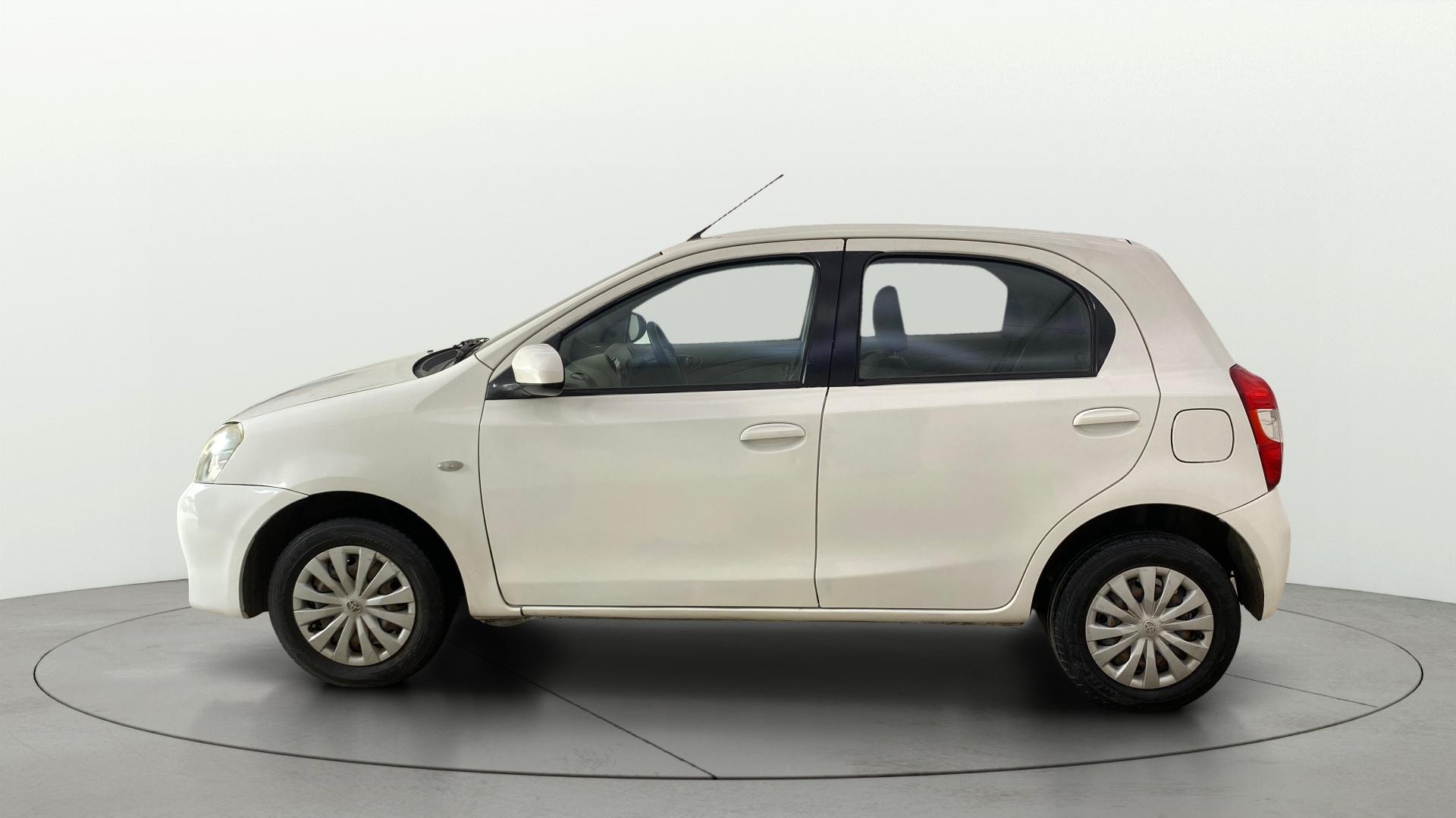 View 2013 Toyota Etios Liva GD Image 5 Used 2013 Toyota Etios Liva GD Image 5