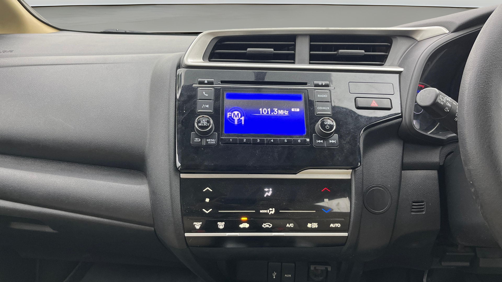 View 2017 Honda Jazz E MT Diesel Image 17 Used 2017 Honda Jazz E MT Diesel Image 17