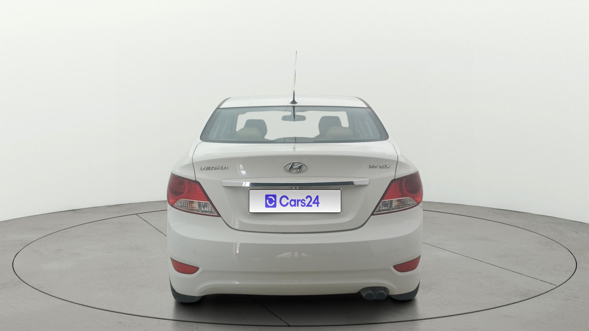 View 2014 Hyundai Fluidic Verna 1.6 VTVT SX Image 42 Used 2014 Hyundai Fluidic Verna 1.6 VTVT SX Image 42