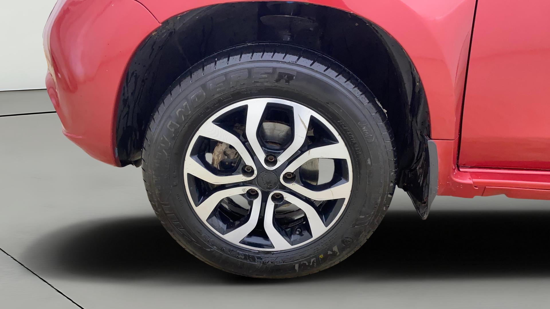 View 2017 Nissan Terrano XV D PRE 110 PS AMT Image 28 Used 2017 Nissan Terrano XV D PRE 110 PS AMT Image 28