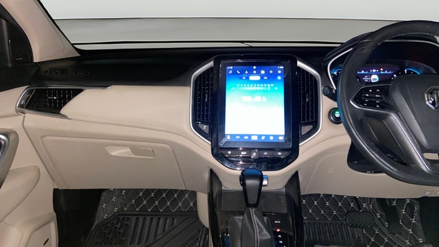 View MG Hector Image 18 Used MG Hector Image 18