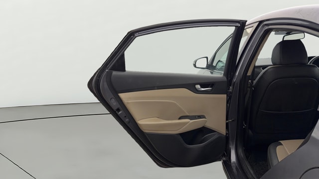 View Hyundai Verna Image 15 Used Hyundai Verna Image 15