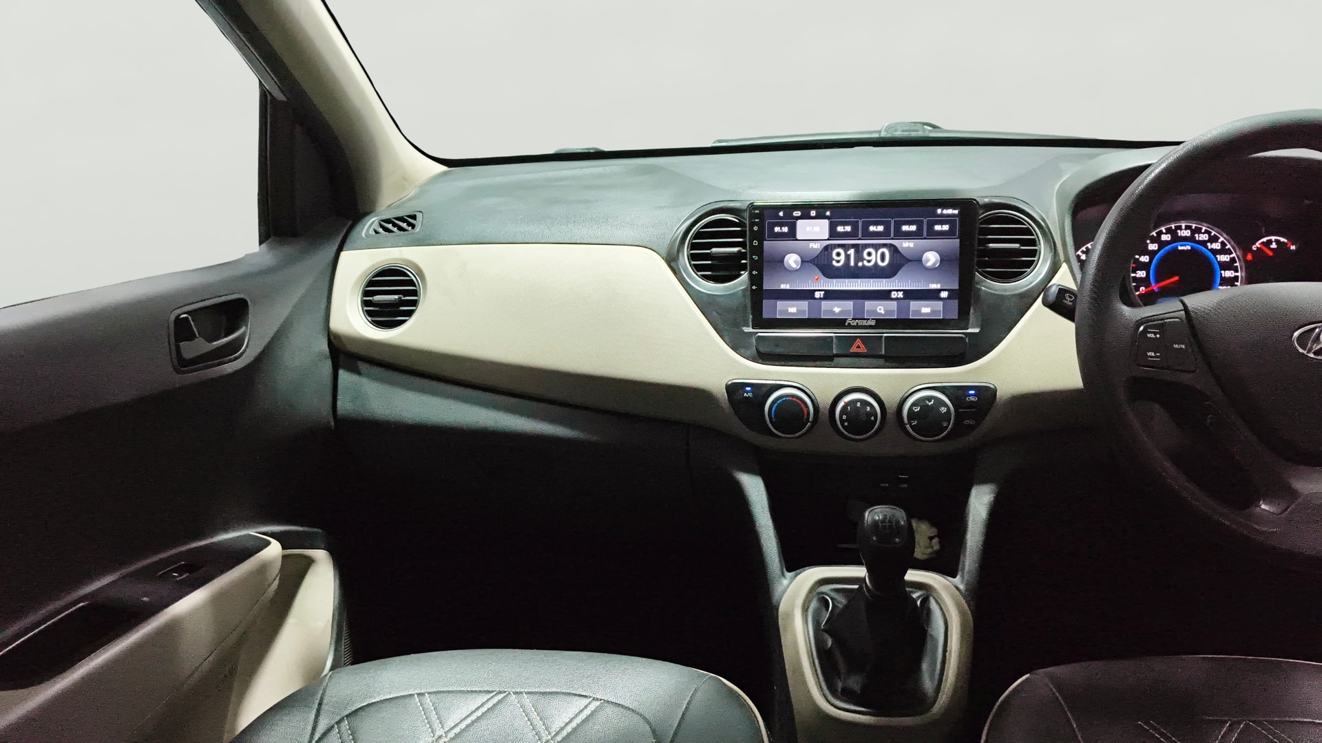 View 2018 Hyundai Grand i10 Magna 1.2 Kappa VTVT Image 18 Used 2018 Hyundai Grand i10 Magna 1.2 Kappa VTVT Image 18