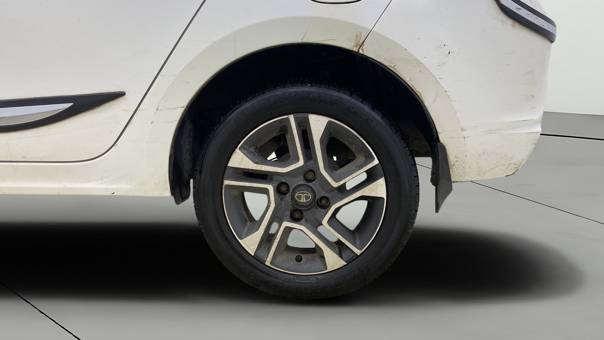 View 2022 Tata Tigor XE Diesel Image 11 Used 2022 Tata Tigor XE Diesel Image 11