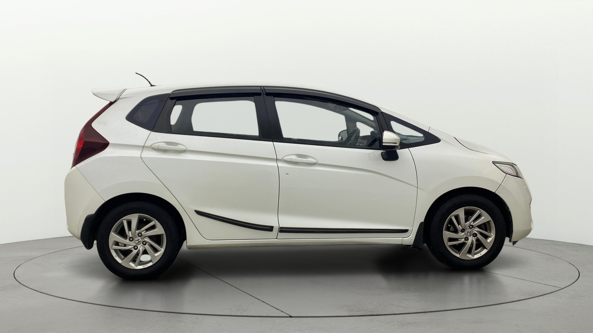 View 2017 Honda Jazz E MT Diesel Image 8 Used 2017 Honda Jazz E MT Diesel Image 8