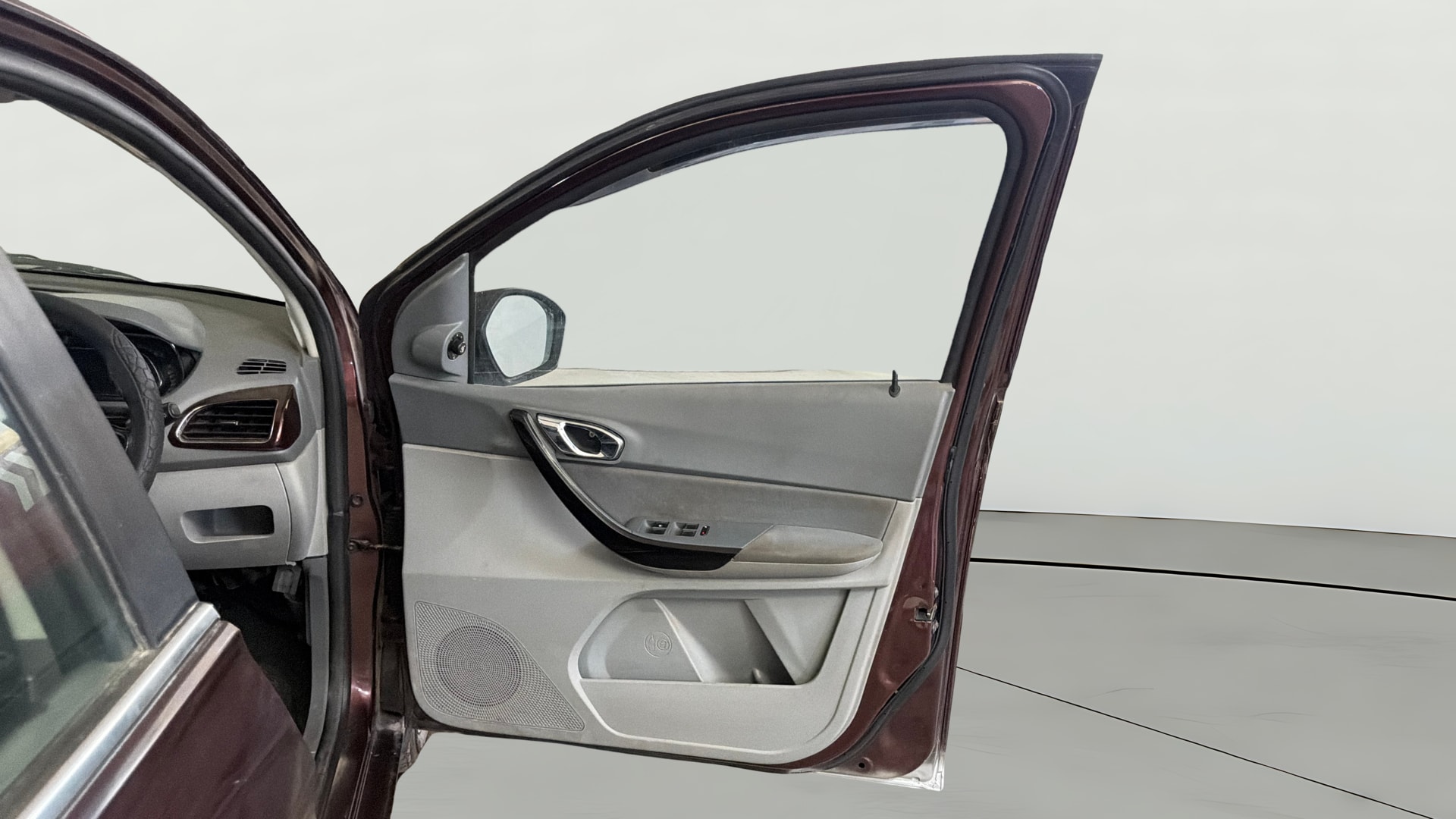 View 2020 Tata Tigor XE Diesel Image 45 Used 2020 Tata Tigor XE Diesel Image 45